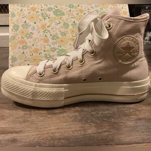 WOMEN'S CONVERSE CHUCK TAYLOR SEASONAL LIFT HI SUSTAINABLE PLATFORM SNEAKERS